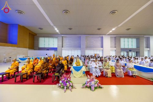 ภาพ No.209635:วันอาทิตย์ที่ 2 มีนาคม พ.ศ. 2568 พิธีภาคบ่าย สัมมนาพิเศษ, ปฏิบัติธรรม พิธีรับมอบพระบรมสารีริกธาตุ ณ สภาธรรมกายสากล วัดพระธรรมกาย