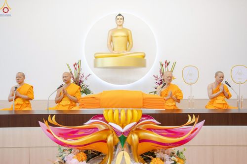 ภาพ No.254253:วันที่ 12 ตุลาคม พ.ศ. 2568 พิธีทอดกฐินสามัคคีวัดพระธรรมกายสิงคโปร์  新加坡法身寺功德衣法会 Dhammakaya Centre Singapore Kathina Ceremony  