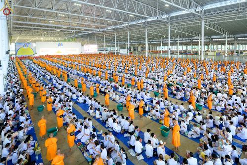 ภาพ No.75551:วัดพระธรรมกายจัด งานบุญวันอาทิตย์ต้นเดือน  มีกิจกรรมดังนี้ พิธีตักบาตร, พิธีบูชาข้าวพระ พระธรรมยาตรารับประกาศนียบัตร โครงการธรรมยาตราฯ ปีที่ 11 ในวันที่ 5 กุมภาพันธ์ พ.ศ. 2566 ณ วัดพระธรรมกาย อ.คลองหลวง จ.ปทุมธานี