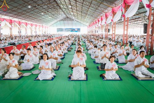 ภาพ No.91594:พิธีทอดผ้าป่า สร้างลานเอนกประสงค์พญานาค 4 ตระกูล จุดประทีปโคมลาน ถวายเป็นพุทธบูชา  สร้างความสว่างไสวให้กับแผ่นดินด้วยแสงธรรม วันอาทิตย์ที่ 29 ตุลาคม พ.ศ. 2566 ณ พุทธอุทยานนานาชาติ จังหวัดหนองคาย