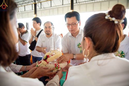 ภาพ No.92704:พิธีทอดกฐินวัดศรีวรรณวนาราม จ.ปทุมธานี และพิธีอัญเชิญพระสารีริกธาตุ วันที่ 4 พฤศจิกายน พ.ศ. 2566