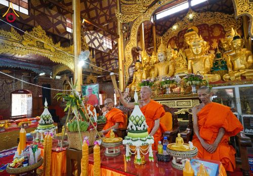 ภาพ No.144344:พิธีถวายเทียนพรรษา, พิธีสืบชะตาหลวง, พิธีถวายสังฆทาน และ พิธีถวายทุนการศึกษา บูชาธรรม ๘๐ ปี พระครูบาไชยบูลย์ ธัมมชโย วันจันทร์ที่ ๑๕ กรกฏาคม พ.ศ. ๒๕๖๗ ณ วัดราชฐานหลวงหัวข่วง เมืองเชียงตุง สาธารณรัฐแห่งสหภาพเมียนมาร์