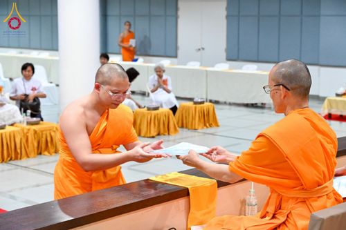 ภาพ No.229056:วันอาทิตย์ที่ 15 มิถุนายน พ.ศ. 2568 พิธีทอดผ้าป่าทุนพัฒนาพระมหาเปรียญ และทุนเผยแผ่พระพุทธศาสนาไปทั่วโลก ณ ห้องสัมมนา SPD สภาธรรมกายสากล วัดพระธรรมกาย