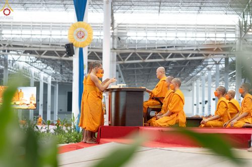 ภาพ No.88134:พิธีมุทิตาสักการะ เปรียญธรรม 9,6,3 และบาลีศึกษา 6,3  พิธีมอบดวงแก้วสามเณรทรงบาลีไวยากรณ์ วันอาทิตย์ 17 กันยายน พ.ศ. 2566 ณ สภาธรรมกายสากล วัดพระธรรมกาย