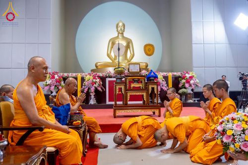 ภาพ No.231239:วันพฤหัสบดีที่ 3 กรกฏาคม พ.ศ. 2568 พิธีมุทิตาสักการะพระภิกษุนาคหลวง พระมหาพนาวัฒน์ ธมฺมนฺตคามี (จันทร์เผือก) เปรียญธรรม ๙ ประโยค ณ วัดพระธรรมกาย ปทุมธานี