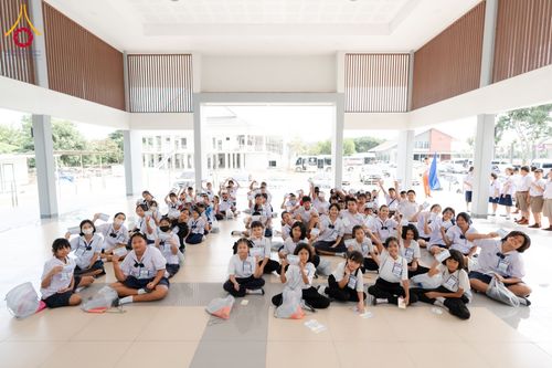 ภาพ No.180915:กิจกรรมวันรวมพลังเด็กดี V-Star ผู้นำฟื้นฟูศีลธรรมโลก ประจำปีพุทธศักราช 2567 จังหวัดสุพรรณบุรี ณ ศูนย์ปฏิบัติธรรมพระมงคลเทพมุนี อำเภอสองพี่น้อง จังหวัดสุพรรณบุรี วันที่ 21 พฤศจิกายน พ.ศ.2567