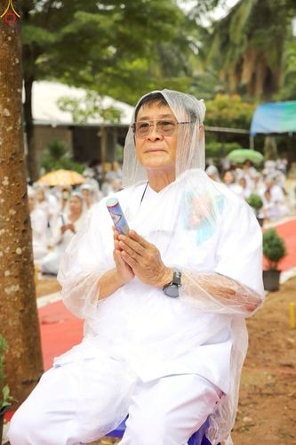 ภาพ No.234070:วันอาทิตย์ที่ 20 กรกฎาคม พ.ศ.2568 พิธีทอดผ้าป่า และพิธีตอกเสาเข็มต้นแรก สร้างอาคารปฏิบัติธรรมพระมงคลเทพมุนี ณ ศูนย์ปฏิบัติธรรมสุราษฏร์ธานี