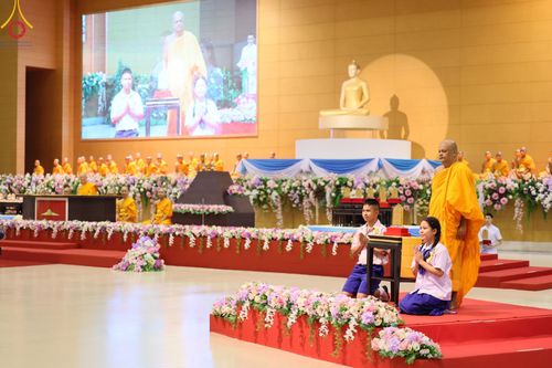 ภาพ No.124634:พิธีมอบโล่วัชรเกียรติยศ โครงการตอบปัญหาศีลธรรมเพื่อสันติภาพโลก (World-PEC) ต่างประเทศ ครั้งที่ 17 ณ ห้องแก้วสารพัดนึก 1 วัดพระธรรมกาย ในวันมาฆบูชา เสาร์ที่ 24 กุมภาพันธ์ พ.ศ. 2567