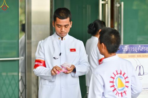 ภาพ No.134569:V.35 เพื่อบุญต้นเดือน การรับบุญของเจ้าหน้าที่หน่วยงานต่างๆ เพื่องานบุญวันอาทิตย์ต้นเดือน ณ วัดพระธรรมกาย วันที่ 7 เมษายน พ.ศ. 2567