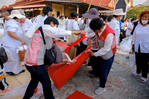ภาพ No.205447:V.53 สารพัดV สารพัดดี ที่วัดโบสถ์บน ในโครงการธรรมยาตรา กตัญญูบูชา มหาปูชนียาจารย์ พระมงคลเทพมุนี(สด จนฺทสโร) พระผู้ปราบมาร อนุสรณ์สถาน 7 แห่ง ปีที่ 13 ระหว่างวันที่ 2-31 มกราคม พ.ศ. 2568