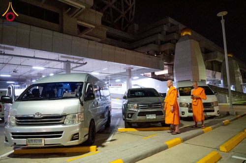 ภาพ No.222435:วันที่ 21 เมษายน พ.ศ. 2568 หลวงพ่อทัตตชีโวต้อนรับคณะสงฆ์ สปป.ลาว ณ อาคาร 100 ปี คุณยายมหารัตนอุบาสิกาจันทร์ ขนนกยูง วัดพระธรรมกาย