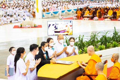 ภาพ No.124555:พิธีถวายรางวัล Guinness World Records "สถิตินั่งสมาธิและร่วมลงชื่อเพื่อสร้างสันติภาพโลก ด้วยจำนวนคนที่มากที่สุดในโลก" ณ สภาธรรมกายสากล วัดพระธรรมกาย วันมาฆบูชา เสาร์ที่ 24 กุมภาพันธ์ พ.ศ. 2567