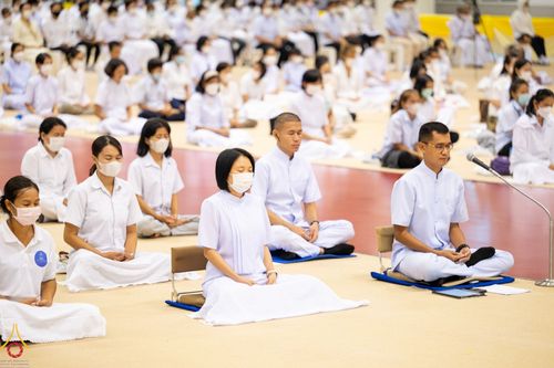ภาพ No.84322:พิธีเจริญพระพุทธมนต์ ปฏิบัติธรรม เจริญสมาธิภาวนา เพื่อถวายพระพรชัยมงคล และถวายพระราชกุศลแด่พระบาทสมเด็จพระปรเมนทรรามาธิบดีศรีสินทรมหาวชิราลงกรณ พระวชิรเกล้าเจ้าอยู่หัว เนื่องในวันเฉลิมพระชนมพรรษา วันที่ 28 กรกฎาคม พ.ศ. 2566