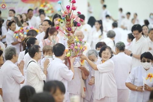 ภาพ No.258606:วันที่ 19 ตุลาคม พ.ศ. 2568 พิธีทอดกฐินสามัคคีทั่วไทย 30,000 วัด โดยคณะศิษยานุศิษย์ บูชาธรรม 81 ปี หลวงพ่อธัมมชโย ณ ศูนย์ปฎิบัติธรรมน้ำใสใจสว่าง  เขตบางกอกน้อย กรุงเทพมหานคร