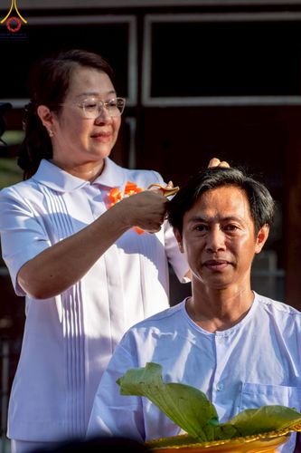 ภาพ No.216683:วันอาทิตย์ที่ 6 เมษายน พ.ศ. 2568 พิธีตัดปอยผม และปลงผมนาคธรรมทายาท โครงการบวชบูชาธรรม81ปี หลวงพ่อธัมมชโย โครงการ 1 และ 2 โครงการนานาชาติ AEC&WAB รุ่น CEO (ผู้บริหาร) รุ่นที่4 ณ หมู่บ้านบรรลุธรรม วัดพระธรรมกาย