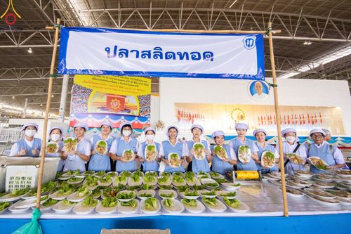 ภาพ No.60209:คณะสงฆ์ 10,000 กว่าวัดฉันภัตตาหารเพล ในวันคุ้มครองโลก วันจันทร์ที่ 22 เมษายน พ.ศ. 2567 ณ สภาธรรมกายสากล วัดพระธรรมกาย