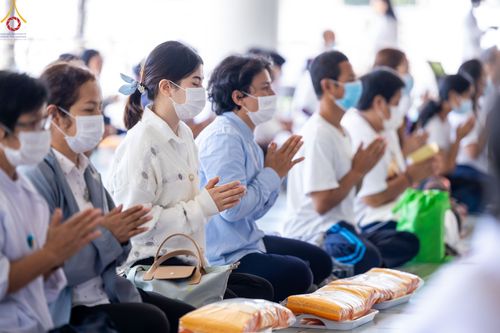 ภาพ No.104514:พิธีบุพเปตพลี ครั้งที่ 145 อุทิศบุญแด่หมู่ญาติที่ล่วงลับไปแล้ว และสืบทอดอายุพระพุทธศาสนา วันพุธที่ 27 ธันวาคม พ.ศ. 2566 (วันพระขึ้น 15 ค่ำ เดือน 12 ) ณ หอฉันคุณยายอาจารย์ฯ วัดพระธรรมกาย