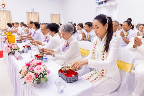 ภาพ No.234595:วันอาทิตย์ที่ 20 กรกฎาคม  พ.ศ.2568 พิธีทอดผ้าป่าภาคพื้นอเมริกา พิธีเจริญพระพุทธมนต์ ฉลองอาคารแก้วธรรมชัยรัตนอนันต์ วัดพระธรรมกายเทนเนสซี ประเทศสหรัฐอเมริกา