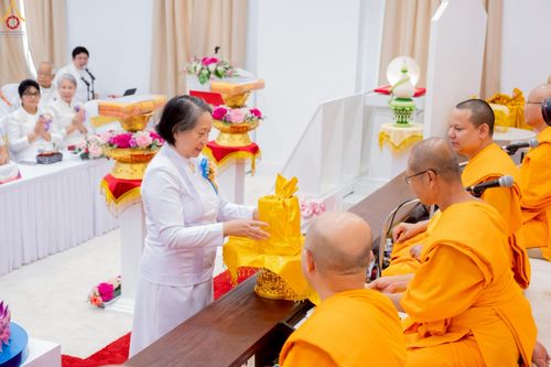 ภาพ No.234763:วันอาทิตย์ที่ 20 กรกฎาคม  พ.ศ.2568 พิธีทอดผ้าป่าภาคพื้นอเมริกา พิธีเจริญพระพุทธมนต์ ฉลองอาคารแก้วธรรมชัยรัตนอนันต์ วัดพระธรรมกายเทนเนสซี ประเทศสหรัฐอเมริกา