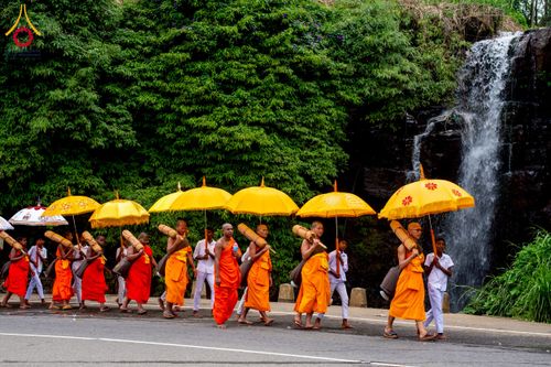 ภาพ No.226413:วันที่ 7-10 พฤษภาคม พ.ศ. 2568 โครงการเดินธรรมยาตรา สยาม-ลังกา ธรรมยาตรา ฉลองเทศกาลวิสาขบูชาแห่งชาติ ศรีลังกา บูชาธรรม 81 ปี หลวงพ่อธัมมชโย เมืองนูวราอิลิยา ประเทศศรีลังกา