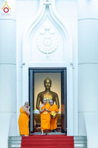 ภาพ No.256347:วันที่ 4 ตุลาคม พ.ศ. 2568 พิธีบรรพชาอุปสมบท  โครงการอุปสมบทหมู่บูชาธรรม 141 ปี  พระมงคลเทพมุนี (สด จนฺทสโร) ณ โบสถ์พระไตรปิฏก วัดพระธรรมกาย จ.ปทุมธานี