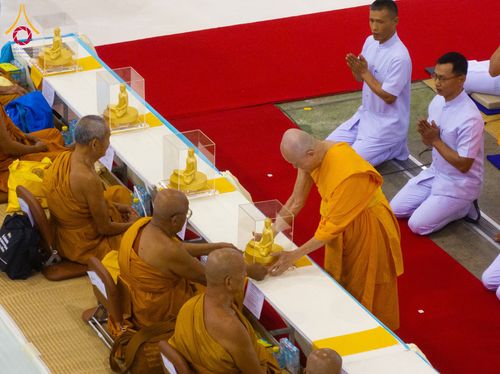 ภาพ No.60107:พิธีเจริญพระพุทธมนต์ "ฉลองอายุวัฒนมงคล 80 ปี หลวงพ่อธัมมชโย" พิธีถวายไทยธรรม คณะสงฆ์ 10,000 กว่าวัดทั่วประเทศ ในวันคุ้มครองโลก วันจันทร์ที่ 22 เมษายน พ.ศ. 2567 ณ สภาธรรมกายสากล วัดพระธรรมกาย จ.ปทุมธานี