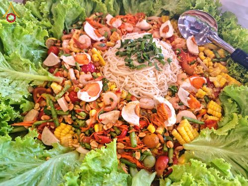 ภาพ No.204449:พิธีถวายภัตตาหารเป็นสังฆทาน แด่พระธรรมยาตรา ณ วัดพระธรรมกาย ตำบลคลองสาม อำเภอคลองหลวง จังหวัดปทุมธานี ในโครงการธรรมยาตรา กตัญญูบูชา มหาปูชนียาจารย์ พระมงคลเทพมุนี(สด จนฺทสโร) พระผู้ปราบมาร อนุสรณ์สถาน 7 แห่ง ปีที่ 13 วันที่ 31 มกราคม พ.ศ. 2568