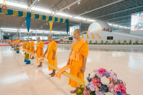 ภาพ No.178132:พิธีทอดผ้าป่าต้นสมบัติจักรพรรดิ ในวันอาทิตย์ที่ 1 ธันวาคม พ.ศ. 2567 ณ สภาธรรมกายสากล วัดพระธรรมกาย