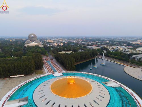 ภาพ No.120380:พิธีต้อนรับพระธรรมยาตรา ในโครงการธรรมยาตรา กตัญญูบูชา มหาปูชนียาจารย์ พระมงคลเทพมุนี(สด จนฺทสโร) พระผู้ปราบมาร อนุสรณ์สถาน 7 แห่ง ปีที่ 12 วันที่ 28 มกราคม พ.ศ. 2567 ณ วัดพระธรรมกาย จ.ปทุมธานี (ชุดที่ 2)