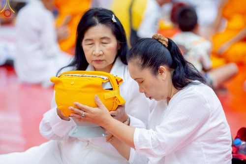 ภาพ No.217259:วันเสาร์ที่ 12 เมษายน พ.ศ. 2568 พิธีบรรพชา พิธีขอศีลและขอนิสสัย พิธีมอบบาตร ในโครงการอุปสมบทหมู่ บูชาธรรมหลวงพ่อธัมมชโย, โครงการธรรมทายาท ระดับอุดมศึกษา รุ่นที่ 52 ,  โครงการบวชพระนานาชาติ AEC & WAB CEO รุ่นที่ 4 ณ วัดพระธรรมกาย