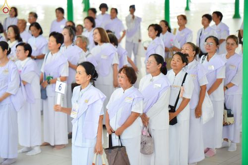 ภาพ No.242789:วันที่ 29-31 สิงหาคม พ.ศ. 2568 องค์กรภาคีเครือข่าย “บวร” (บ้าน-วัด-โรงเรียน-ราชการ) อ.คลองหลวง จัดบวชอุบาสิกาแก้ว ถวายพระราชกุศลแด่สมเด็จพระพันปีหลวง - กตัญญูบูชาแด่ผู้มีพระคุณ