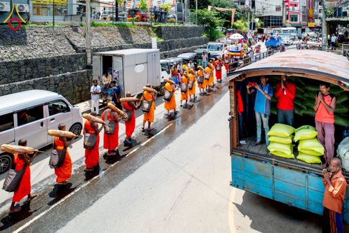 ภาพ No.226317:วันที่ 7-10 พฤษภาคม พ.ศ. 2568 โครงการเดินธรรมยาตรา สยาม-ลังกา ธรรมยาตรา ฉลองเทศกาลวิสาขบูชาแห่งชาติ ศรีลังกา บูชาธรรม 81 ปี หลวงพ่อธัมมชโย เมืองนูวราอิลิยา ประเทศศรีลังกา