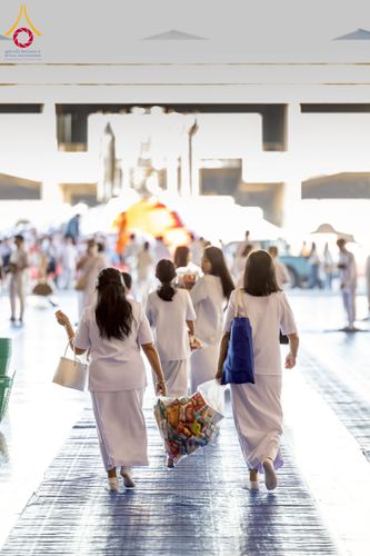 ภาพ No.277062:วันอาทิตย์ที่ 7 ธันวาคม พ.ศ. 2568 พิธีตักบาตรอาทิตย์ต้นเดือน ณ บ้านแก้วเรือนทองคุณยายฯ วัดพระธรรมกาย