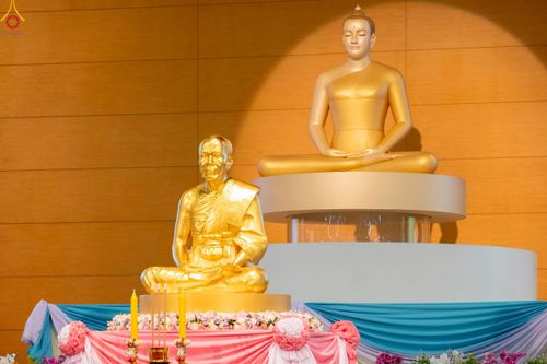 ภาพ No.243671:วันอาทิตย์ที่ 7 กันยายน พ.ศ. 2568 พิธีบูชาครูผู้ค้นพบวิชชาธรรมกาย , พิธีบูชาข้าวพระ ณ สภาธรรมกายสากล วัดพระธรรมกาย