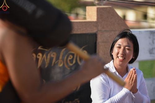 ภาพ No.193325:พิธีต้อนรับพระธรรมยาตรา ณ อนุสรณ์สถาน สถานที่เกิดในเพศสมณะ วัดสองพี่น้อง อำเภอสองพี่น้อง จังหวัดสุพรรณบุรี ในโครงการธรรมยาตรา กตัญญูบูชา มหาปูชนียาจารย์ พระมงคลเทพมุนี(สด จนฺทสโร) พระผู้ปราบมาร อนุสรณ์สถาน 7 แห่ง ปีที่ 13 วันที่ 11 มกราคม พ.ศ. 2568
