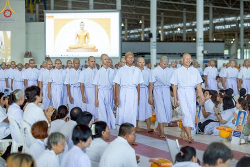 ภาพ No.215018:วันเสาร์ที่ 5 เมษายน พ.ศ. 2568 พิธีเวียนประทักษิณรอบพระมหาธรรมกายเจดีย์  พิธีวันทาเจดีย์ พิธีขอขมาและมอบผ้าไตร ในโครงการบรรพชาสามเณรฟื้นฟูพระพุทธศาสนาทั่วไทย , โครงการหน่อแก้วเปรียญธรรม รุ่นที่ 13 ,  โครงการสามเณรยุวธรรมทายาท รุ่นที่ 33 , โครงการสามเณรมั