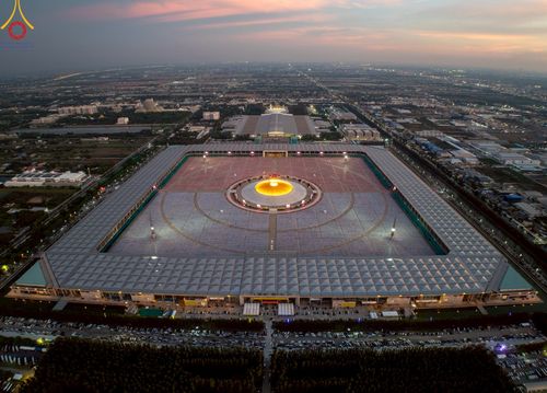 ภาพ No.219646:วันอังคารที่ 22 เมษายน พ.ศ. 2568 พิธีถวายมหาสังฆทานคณะสงฆ์ 40,000 กว่าวัดทั่วประเทศ เนื่องในวันคุ้มครองโลก ณ วัดพระธรรมกาย จ.ปทุมธานี