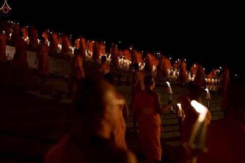 ภาพ No.253701:วันที่ 10 ตุลาคม พ.ศ. 2568 พิธีจุดประทีปบูชาพระผู้ปราบมาร, พิธีจุดประทีปบนพระมหาธรรมกายเจดีย์  20,000 ดวง เนื่องในวันคล้ายวันเกิดครบรอบ 141 ปี พระมงคลเทพมุนี (สด จนฺทสโร)