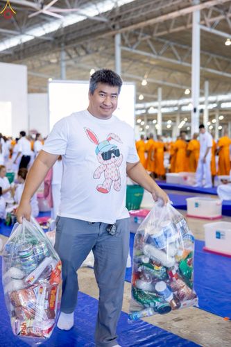 ภาพ No.243545:วันที่ 7 กันยายน พ.ศ. 2568 พิธีตักบาตร ข้าวสารอาหารแห้ง ในวันครูผู้ค้นพบวิชชาธรรมกาย ณ บ้านแก้วเรือนทองคุณยายฯ สภาธรรมกายสากล วัดพระธรรมกาย