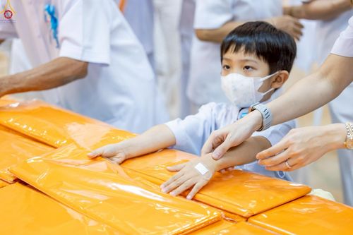 ภาพ No.277549:วันอาทิตย์ต้นเดือนที่ 7 ธันวาคม พ.ศ.2568 พิธีทอดผ้าป่าต้นสมบัติจักรพรรดิ ณ สภาธรรมกายสากล วัดพระธรรมกาย