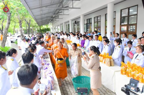 ภาพ No.227150:วันอังคารที่ 3 มิถุนายน พ.ศ. 2568 นายอำเภอคลองหลวง นำพสกนิกรรวมใจภักดิ์ สมเด็จพระนางเจ้าฯ พระบรมราชินี เนื่องในโอกาสวันเฉลิมพระชนมพรรษา ณ อาคารปลูกศรัทธา 2 วัดพระธรรมกาย อ.คลองหลวง จ.ปทุมธานี