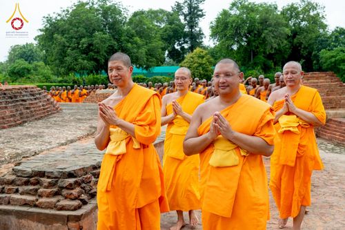 ภาพ No.231109:วันที่ 1 กรกฎาคม พ.ศ. 2568 โครงการบรรพชาสามเณร 300 รูป ถวายเป็นพุทธบูชา  วันอาสาฬหบูชา ณ จุดกำเนิดพระรัตนตรัย  ต้นแหล่งธัมมจักกัปปวัตตนสูตร เมืองพาราณสี  สารนาถ ประเทศอินเดีย