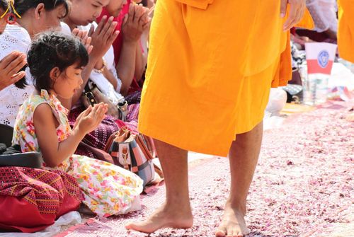 ภาพ No.129070:พระธรรมยาตราเดินธรรมยาตรา ณ ชุมชนรอบศูนย์ปฏิบัติธรรมภาคใต้ อ.บางกล่ำ จ.สงขลา วันที่ 10 มีนาคม พ.ศ. 2567