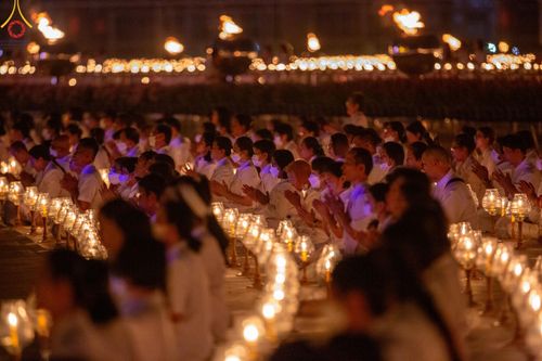 ภาพ No.125082:พิธีเวียนประทักษิณและจุดมาฆประทีป (ชุดที่ 2) ในวันมาฆบูชา เสาร์ที่ 24 กุมภาพันธ์ พ.ศ. 2567 ณ พระมหาธรรมกายเจดีย์ วัดพระธรรมกาย