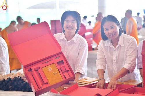 ภาพ No.212092:วันจันทร์ที่ 17 มีนาคม พ.ศ. 2568 บุญบรรจุกล่องไทยธรรม เพื่อถวายแด่พระสังฆาธิการ 40,000 กว่าวัดทั่วไทย ในวันคุ้มครองโลก 22 เมษายน พ.ศ. 2568 ณ บ้านแก้วเรือนทองคุณยายฯ วัดพระธรรมกาย