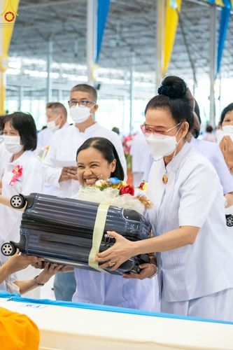 ภาพ No.88206:พิธีมุทิตาสักการะ เปรียญธรรม 9,6,3 และบาลีศึกษา 6,3  พิธีมอบดวงแก้วสามเณรทรงบาลีไวยากรณ์ วันอาทิตย์ 17 กันยายน พ.ศ. 2566 ณ สภาธรรมกายสากล วัดพระธรรมกาย