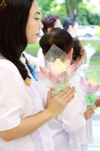 ภาพ No.227429:วันเสาร์ที่ 31 พฤษภาคม พ.ศ. 2568 พิธีเวียนประทักษิณรอบพระอุโบสถ ในพิธีอุปสมบท สามเณรเตรียม DCI รุ่นที่ 22 ณ อุโบสถพระไตรปิฎก วัดพระธรรมกาย