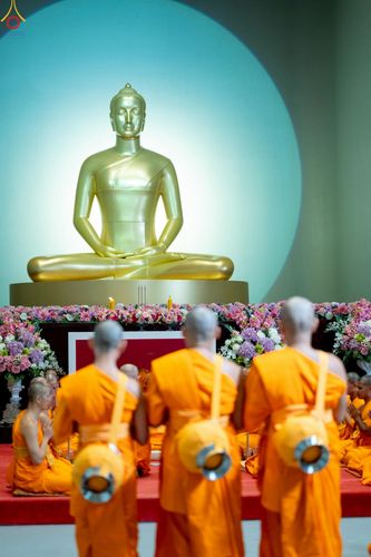ภาพ No.227767:วันเสาร์ที่ 31 พฤษภาคม พ.ศ.2568 พิธีถวายผ้าไตรแด่สามเณรผู้เข้ารับการอุปสมบท , พิธีอุปสมบทสามเณรเตรียม DCI วัดพระธรรมกาย จ.ปทุมธานี
