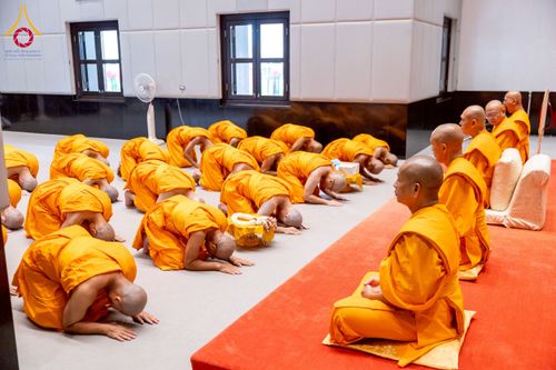 ภาพ No.256255:วันที่ 4 ตุลาคม พ.ศ. 2568 พิธีบรรพชาอุปสมบท  โครงการอุปสมบทหมู่บูชาธรรม 141 ปี  พระมงคลเทพมุนี (สด จนฺทสโร) ณ โบสถ์พระไตรปิฏก วัดพระธรรมกาย จ.ปทุมธานี