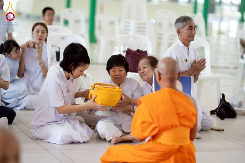 ภาพ No.244850:วันเสาร์ที่ 6 กันยายน พ.ศ. 2568 พิธีถวายบาตร บรรพชา อุปสมบทของนาคธรรมทายาท โครงการอุปสมบทหมู่บูชาธรรมครบรอบ 108 ปี  วันครูผู้ค้นพบวิชชาธรรมกาย ณ โบสถ์พระไตรปิฎก วัดพระธรรมกาย